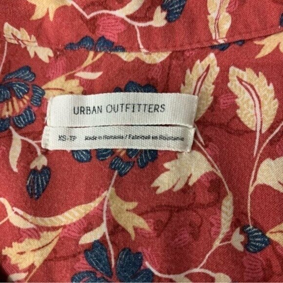 Urban Outfitters Red Floral Button Up Shirt XS Boho Summer Festival Retro Vibes - Picture 5 of 7